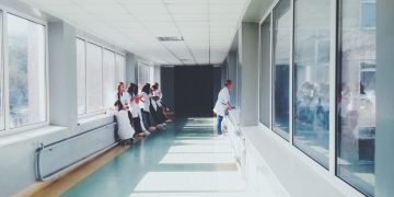 社工師的安寧手記：與死亡面對面，我們都需要的「善終」