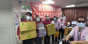歡慶消防節新北視障愛心協會投入公益活動，按摩慰勞新店安和消防隊