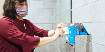 響應528世界經期日 愛康捐贈衛生棉於竹市31個據點免費索取