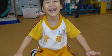 ​天選之人腦麻女孩考上公立高中 基金會支持相伴