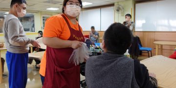 熱血青年 伊甸生活服務員徐采惠 當身障者家人　