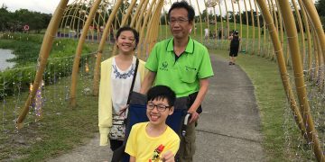 父母勇敢接受診斷，腦麻兒志願當上消防員助人