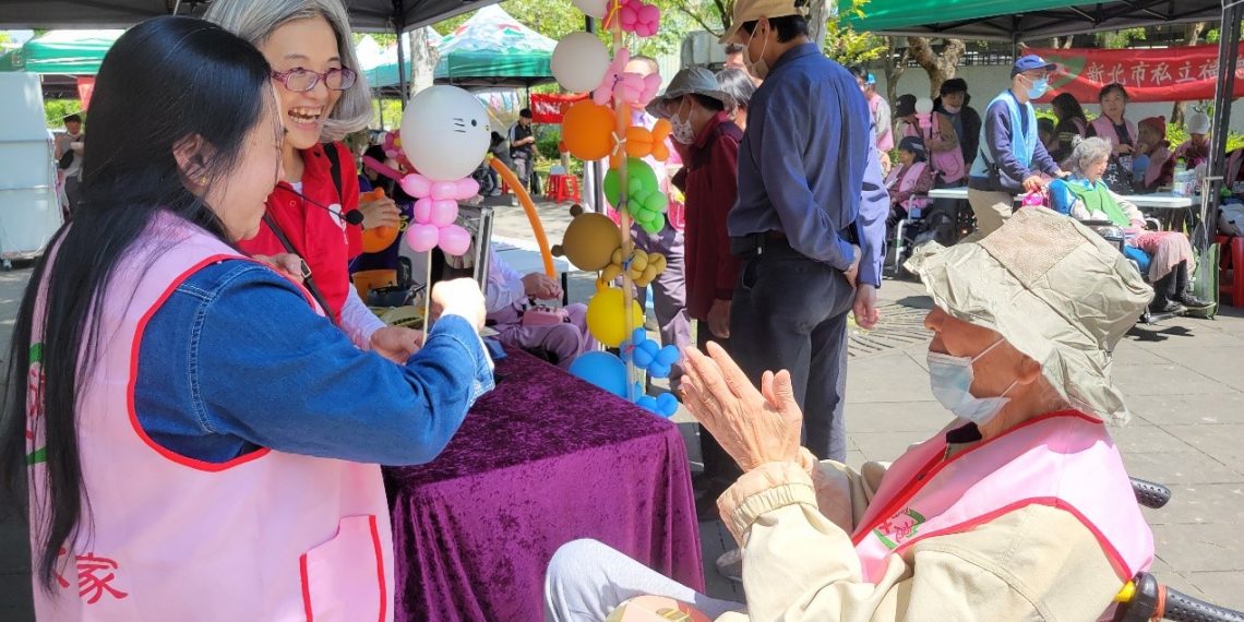 不是去看病，是去感受陽光：北台灣無障礙運輸司機帶長輩「野餐趣」