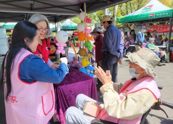 不是去看病，是去感受陽光：北台灣無障礙運輸司機帶長輩「野餐趣」