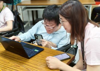 桃園企業鼓勵員工社會參與　化身AI志工輔導身障青年