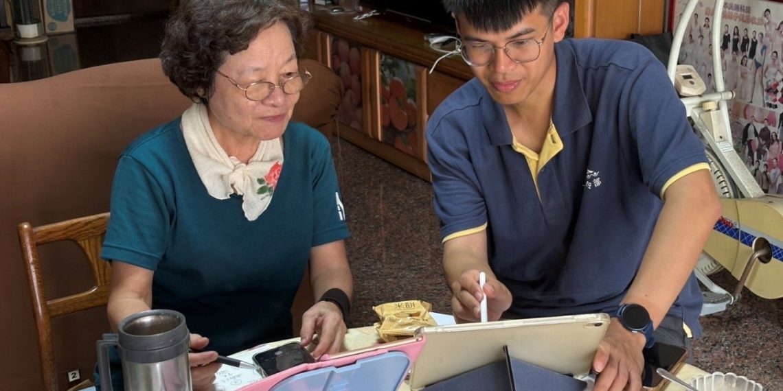 爺奶走不出去 黃祐丞創「外送家教」造學習新革命