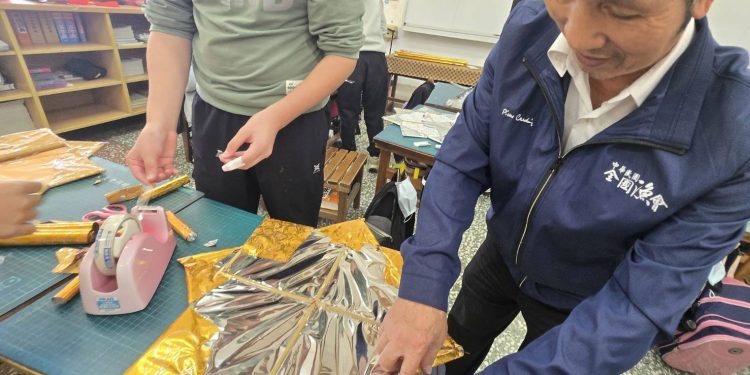 銀髮生命力的轉化 從龜山島遷村到傳承八角風箏